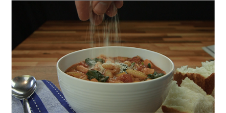 Spinach and Tomato Pasta Soup