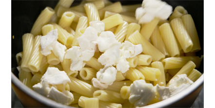 Rigatoni with Goats Cheese and Spinach 